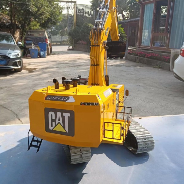 1 14 CAT 6015B RC Hydraulic Excavator